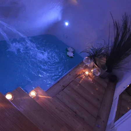 21mqsuitehomes , Con Mini Piscina Privata, Con Vasca Idromassaggio & Standard *